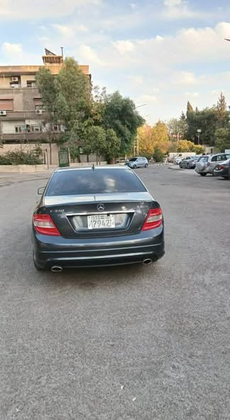 Mercedes-Benz C 300 2011 - صورة 4