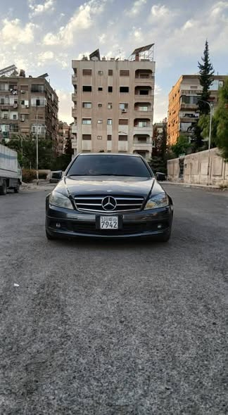Mercedes-Benz C 300 2011 - صورة 1