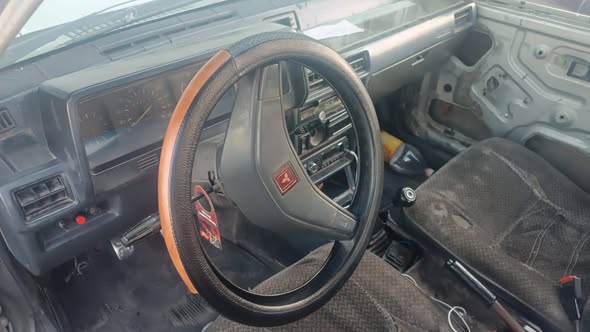 ميتسوبيشي لانسر 1983 - صورة 2