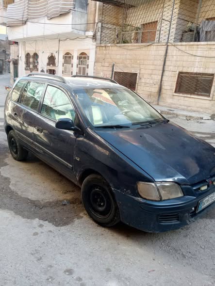 متسوبيشي سبيس ستار 2001 - صورة 1