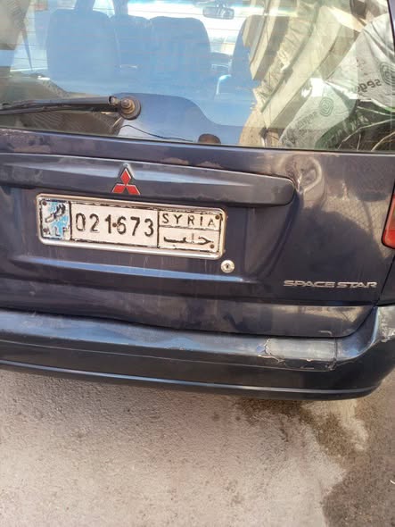 متسوبيشي سبيس ستار 2001 - صورة 3