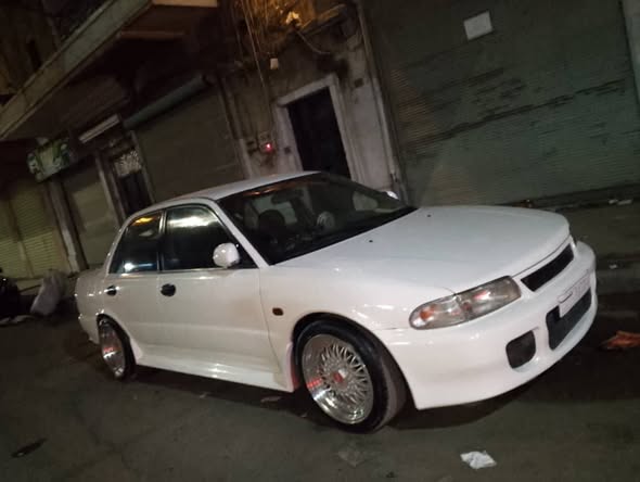 ميتسوبيشي لانسر 1993 - صورة 3