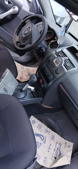 رينو ميغان 2008 - صورة 3