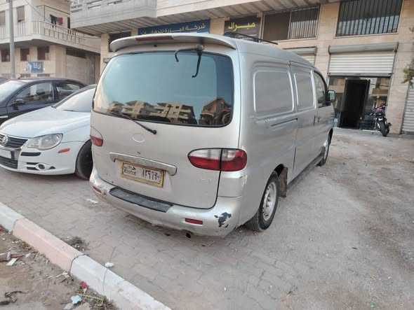 هيونداي ستاركس 1999 - صورة 1