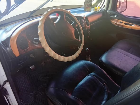 هيونداي ستاركس 2004 - صورة 1