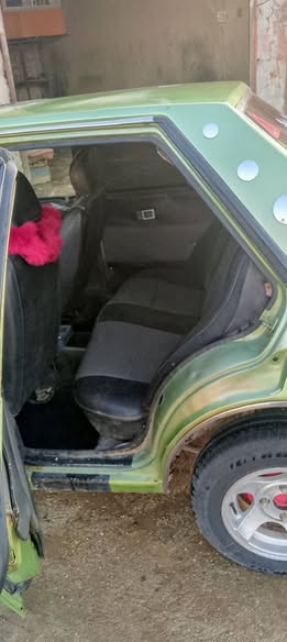 ميتسوبيشي لانسر 1983 - صورة 5