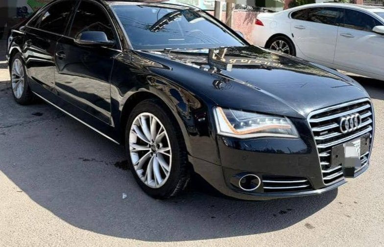 اودي A8 2012