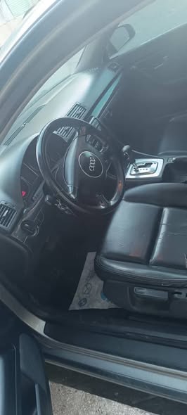 اودي A4 2003 - صورة 3