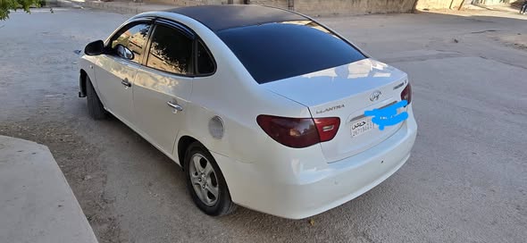 هيونداي افانتي 2011 - صورة 2