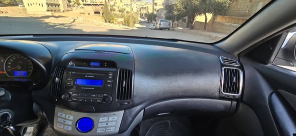 هيونداي افانتي 2011 - صورة 4