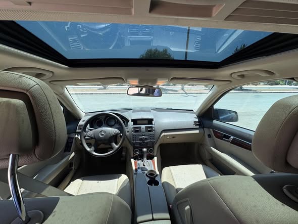 مرسيدس-بنز C300 2011 - صورة 4
