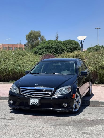 مرسيدس-بنز C300 2011 - صورة 1