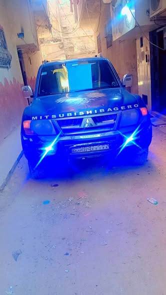 ميتسوبيشي باجيرو 2001 - صورة 1