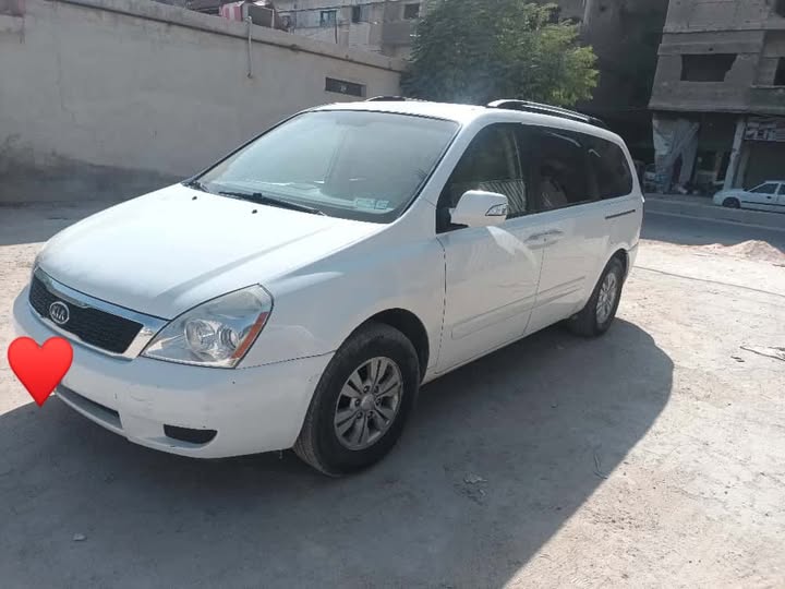 كيا سيدونا 2012