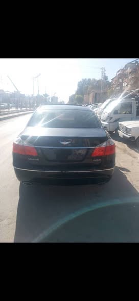 Genesis Genesis 2010 - صورة 5