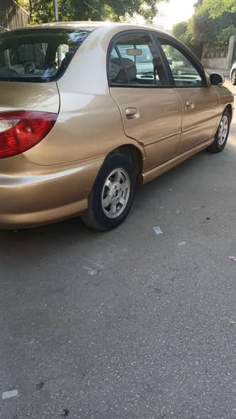 كيا ريو 2002 - صورة 2