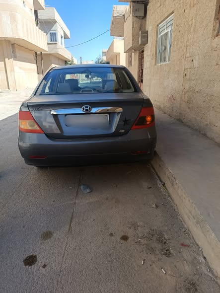 BYD F3 2011 - صورة 1