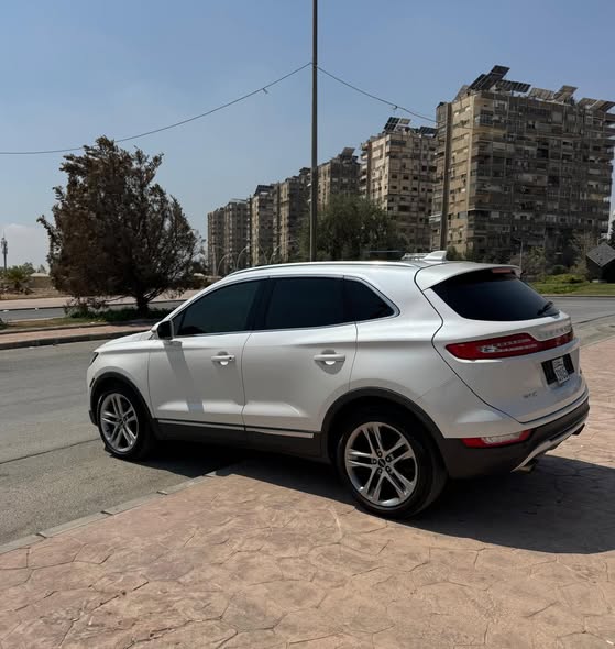 لينكولن MKC 2015 - صورة 2