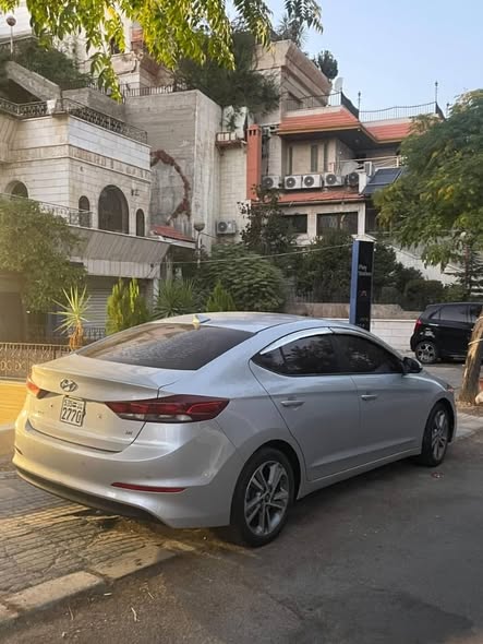 هيونداي افانتي 2018 - صورة 3