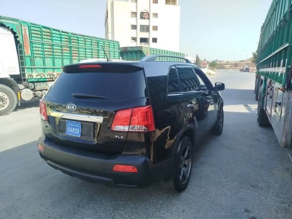 كيا سورينتو 2012 - صورة 2