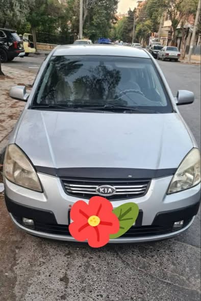 كيا ريو 2010 - صورة 1