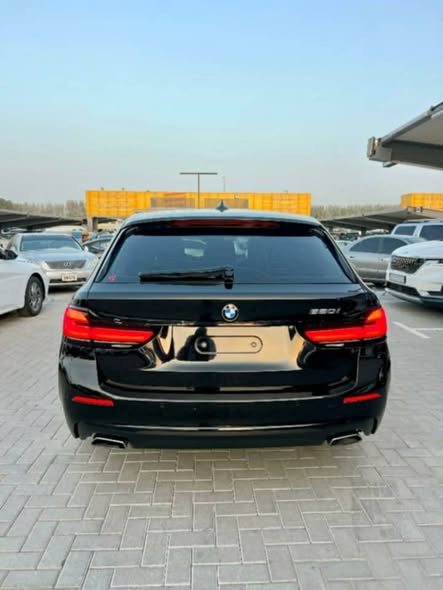 BMW 5 Series 2022 - صورة 5