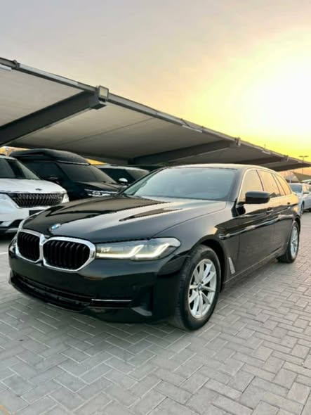 BMW 5 Series 2022 - صورة 3