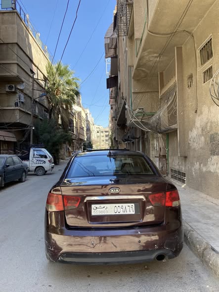 كيا فورتي 2010 - صورة 2