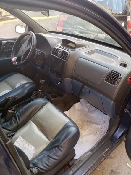 ميتسوبيشي سبيس ستار 2001 - صورة 4