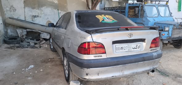 تويوتا أفنسيس 2000 - صورة 1