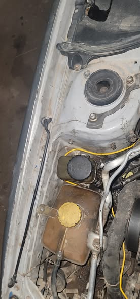 تويوتا أفنسيس 2000 - صورة 2