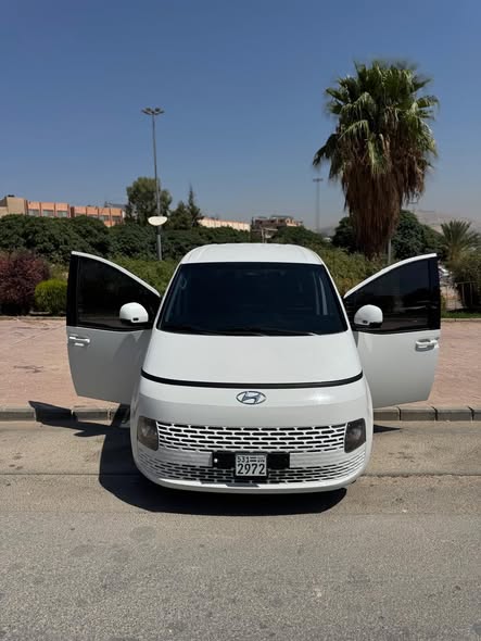 هيونداي ستاريا 2022 - صورة 1