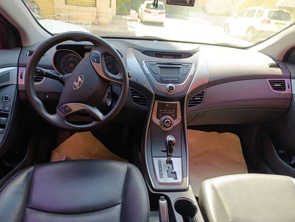 هيونداي أفانتي 2013 - صورة 2