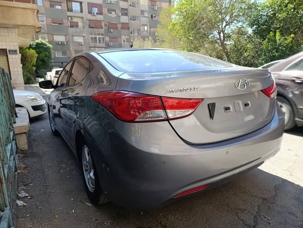 هيونداي أفانتي 2013 - صورة 3