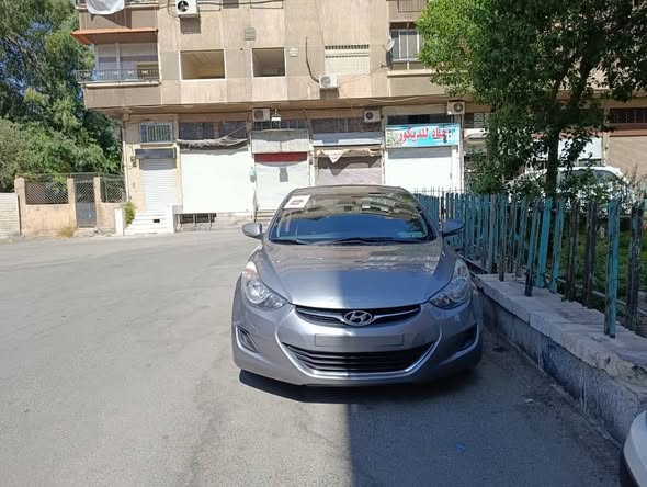 هيونداي أفانتي 2013 - صورة 4