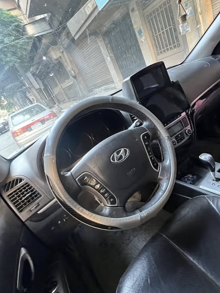 هيونداي سانتافي 2010 - صورة 2