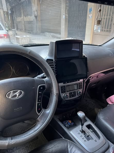 هيونداي سانتافي 2010 - صورة 3