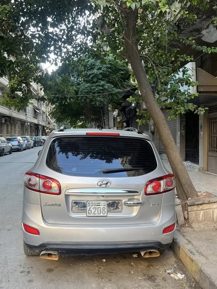 هيونداي سانتافي 2010 - صورة 5