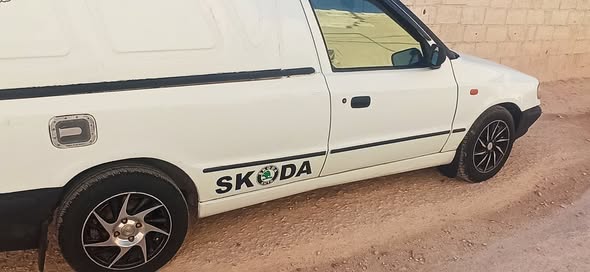 سكودا كرتا 1996 - صورة 2