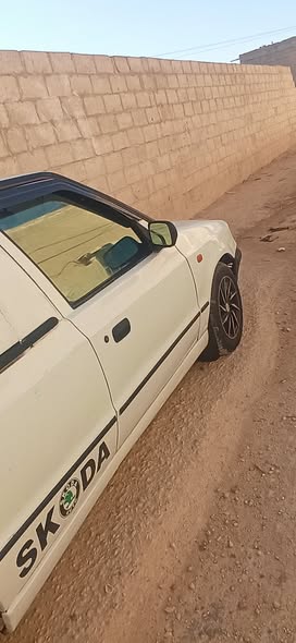 سكودا كرتا 1996 - صورة 1