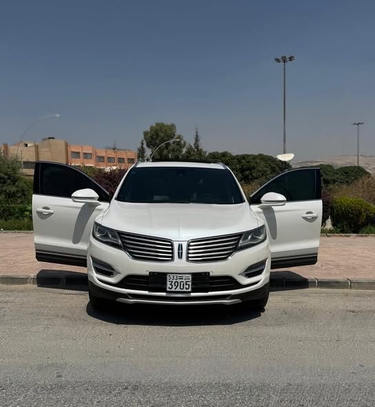 لينكولن MKC 2015 - صورة 1