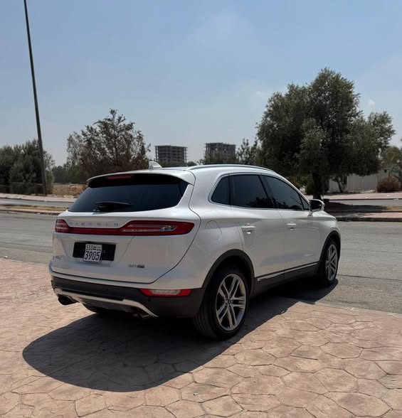 لينكولن MKC 2015 - صورة 3