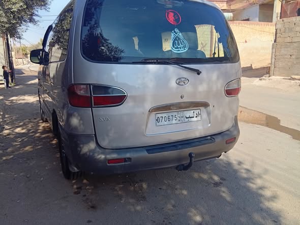 هيونداي ستاركس 2001 - صورة 3