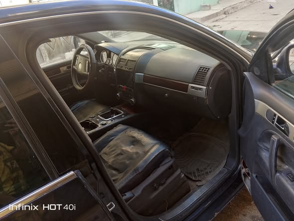 فولكس فاجن طوارق 2006 - صورة 2