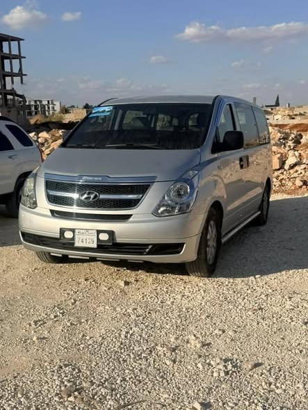 هيونداي جراند ستاركس 2010 - صورة 1
