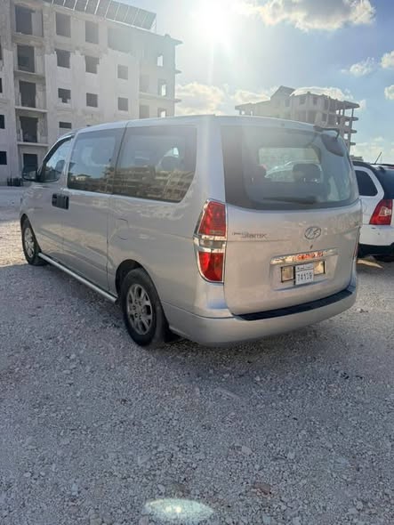 هيونداي جراند ستاركس 2010 - صورة 3