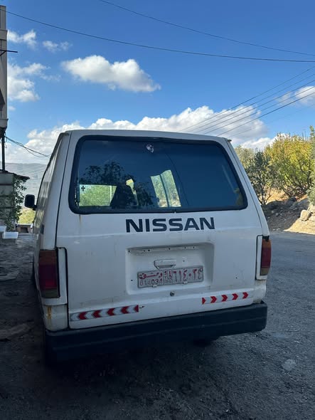 نيسان أورفان 1988 - صورة 4