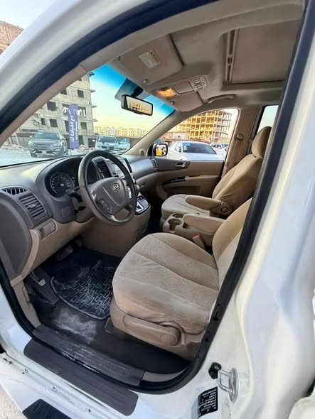 كيا كرنفال 2012 - صورة 4