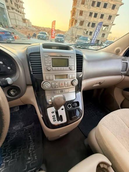 كيا كرنفال 2012 - صورة 5