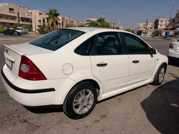 فورد فوكس 2006 - صورة 5